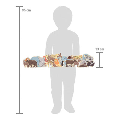 Vor einer 95 cm großen und 13 cm breiten Kindersilhouette ist eine Reihe illustrierter Wildtiere aus dem Buchstabenpuzzle Tiere abgebildet.