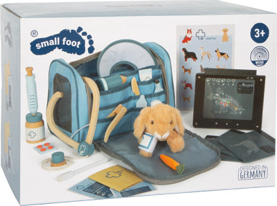 Spielzeug-Tierarztset mit einem Plüschhasen, medizinischen Instrumenten und Zubehör, für Kinder ab 3 Jahren.