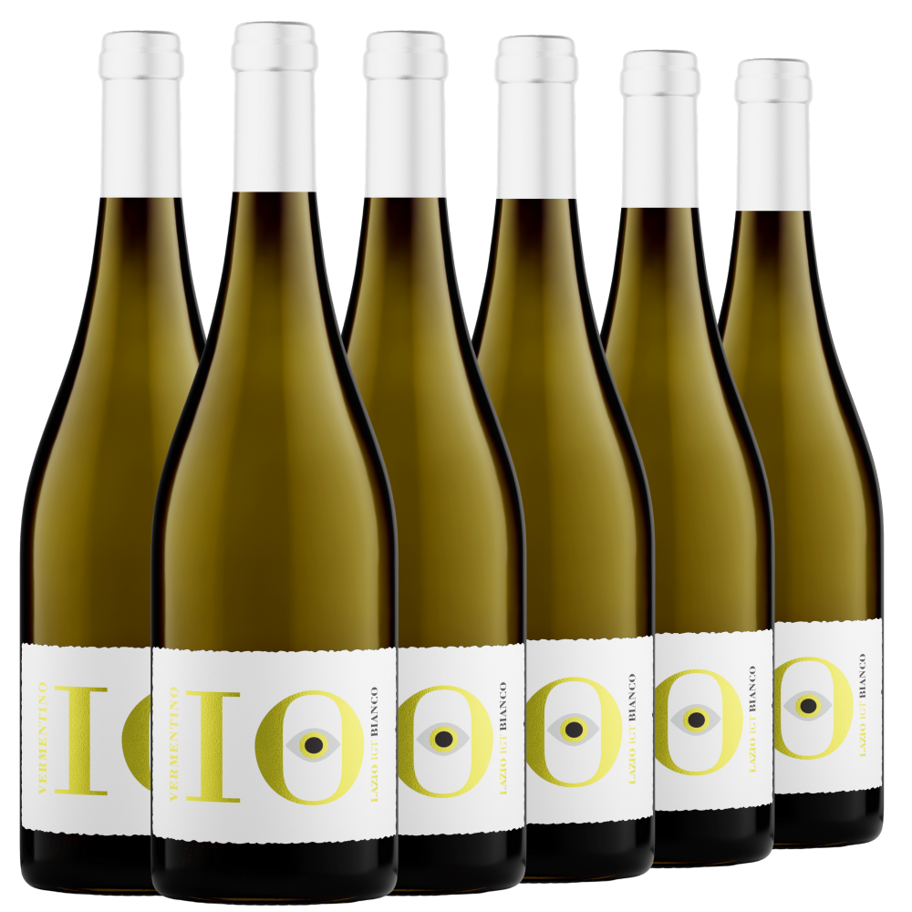 Sechs identische Weißweinflaschen mit der Aufschrift IO Soave Bianco sind in zwei Reihen vor einem weißen Hintergrund angeordnet.