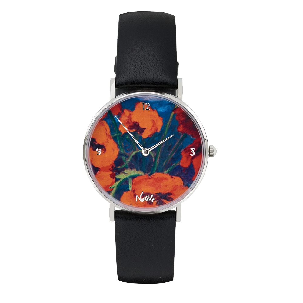 Die Künstler-Armbanduhr „Emil Nolde – Großer Mohn (Rot, Rot, Rot)“ verfügt über ein schwarzes Lederarmband und ein Zifferblatt, das mit einem leuchtend roten Mohnblütenmuster verziert ist.