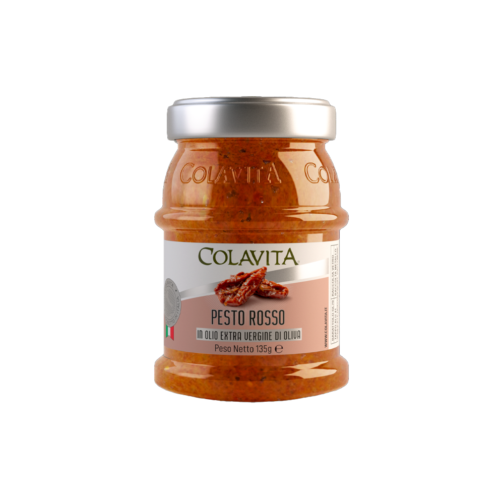 Ein Glas Colavita Pesto Rosso Sauce mit nativem Olivenöl extra, 135 g, auf weißem Hintergrund.