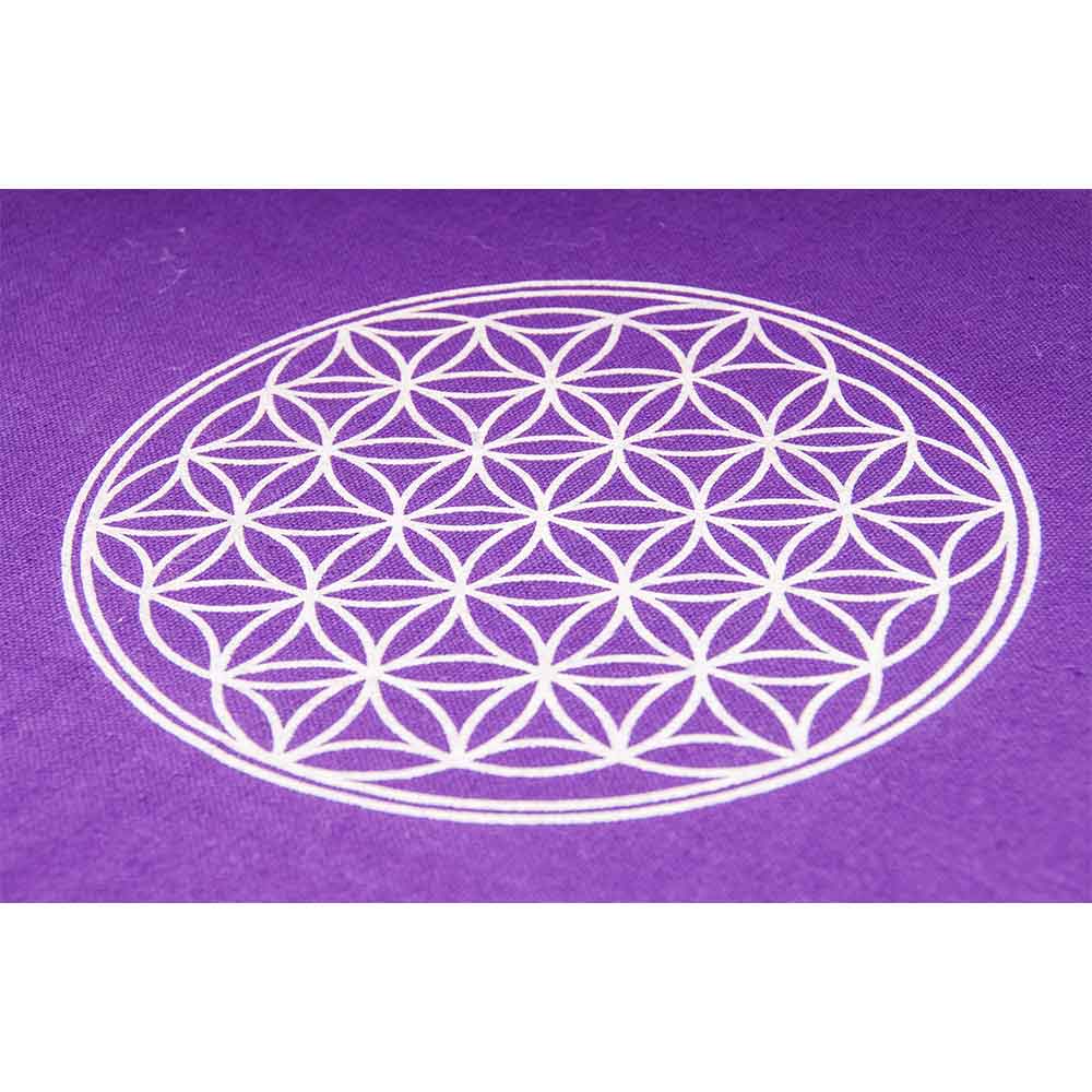 Weißes geometrisches Lebensblumenmuster auf lila Hintergrund.