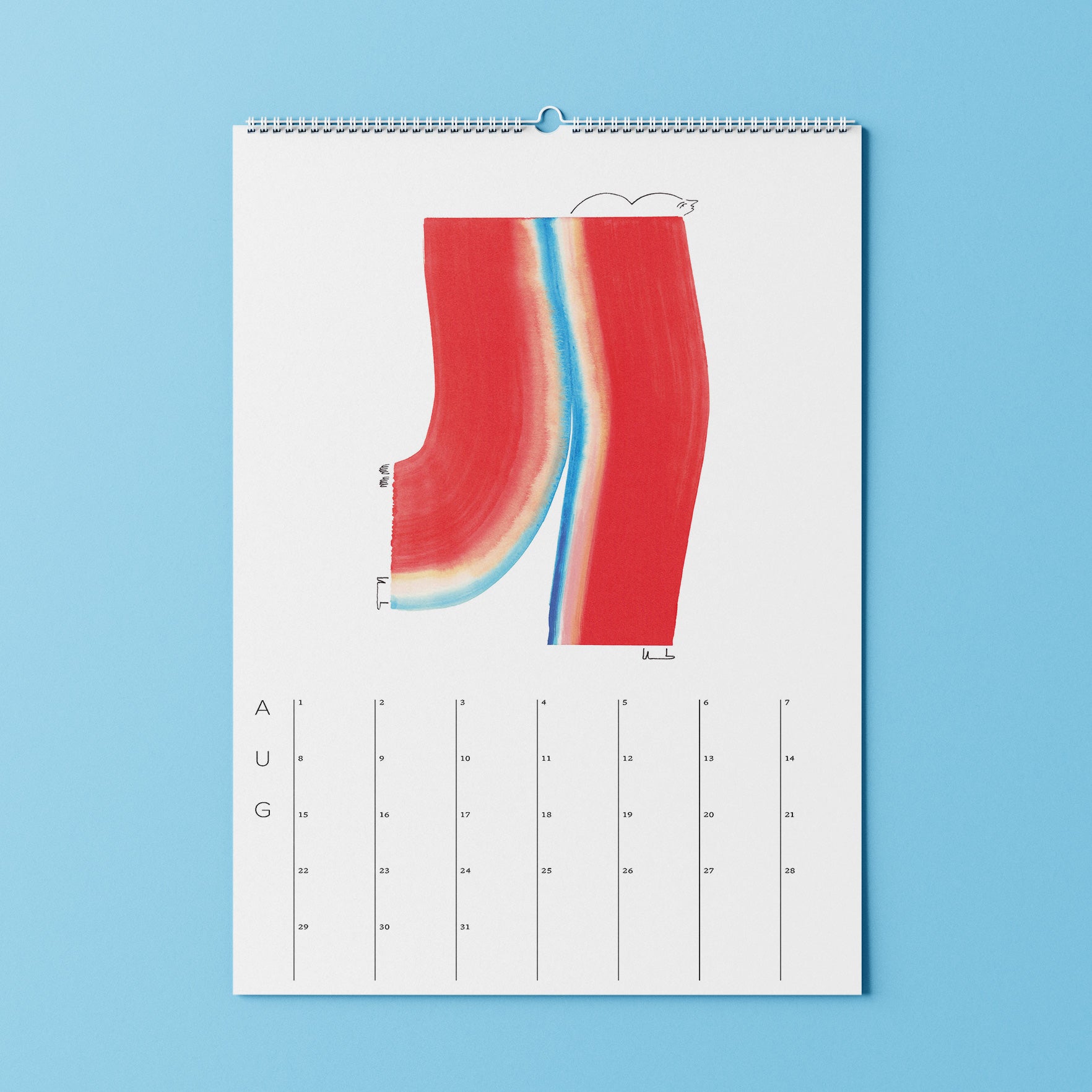 Minimalistisches Kalenderblatt für August mit abstrakten roten, blauen und beigen Kunstwerken auf hellblauem Hintergrund.