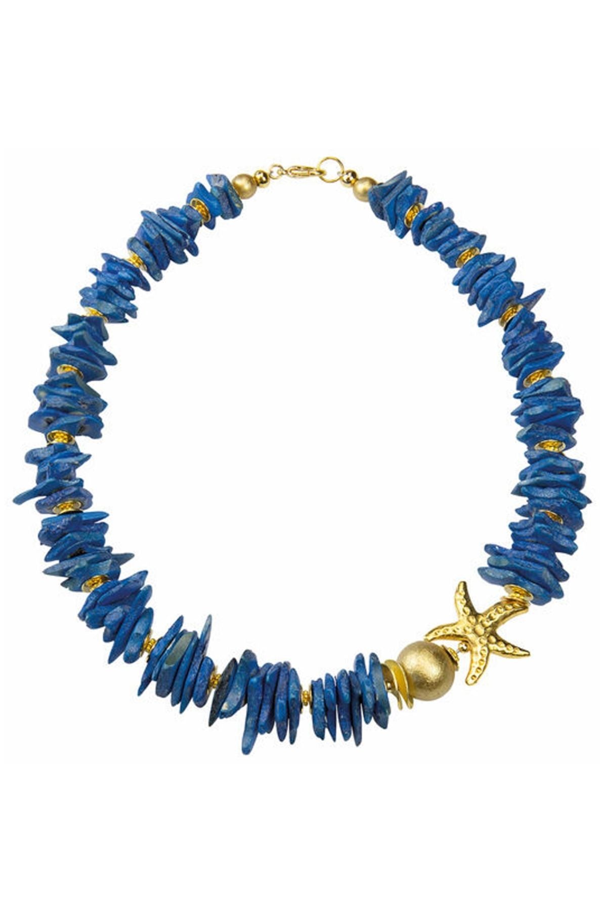 Eine Halskette mit unregelmäßigen blauen Steinperlen, goldenen Abstandshaltern, einem goldenen Verschluss und einem goldenen Seesternanhänger an der Vorderseite.