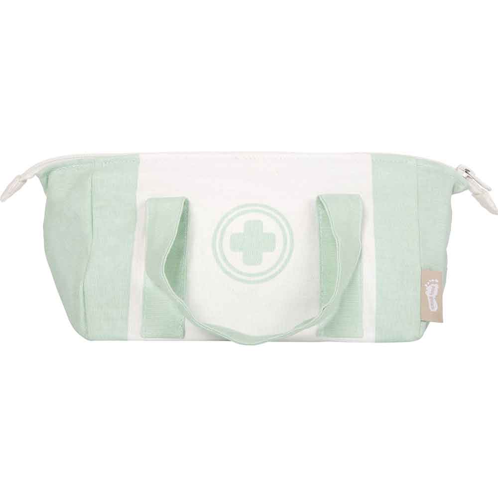 Eine hellgrüne und weiße Stofftasche mit einem medizinischen Kreuzsymbol auf der Vorderseite und zwei Henkeln, fotografiert vor weißem Hintergrund.