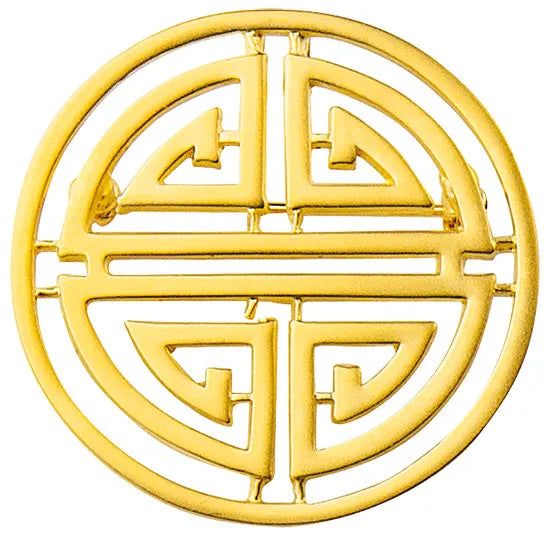 Kreisförmiges Medaillon aus Gold mit geometrischem Muster, das von traditionellen chinesischen Motiven inspiriert ist.