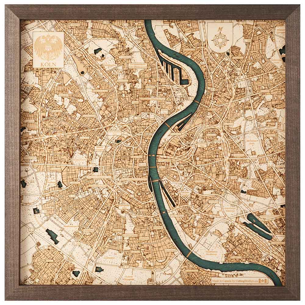 Gerahmte Holzkarte von Köln, Deutschland, mit detaillierten Straßen und dem Rhein, der vertikal durch die Mitte verläuft.
