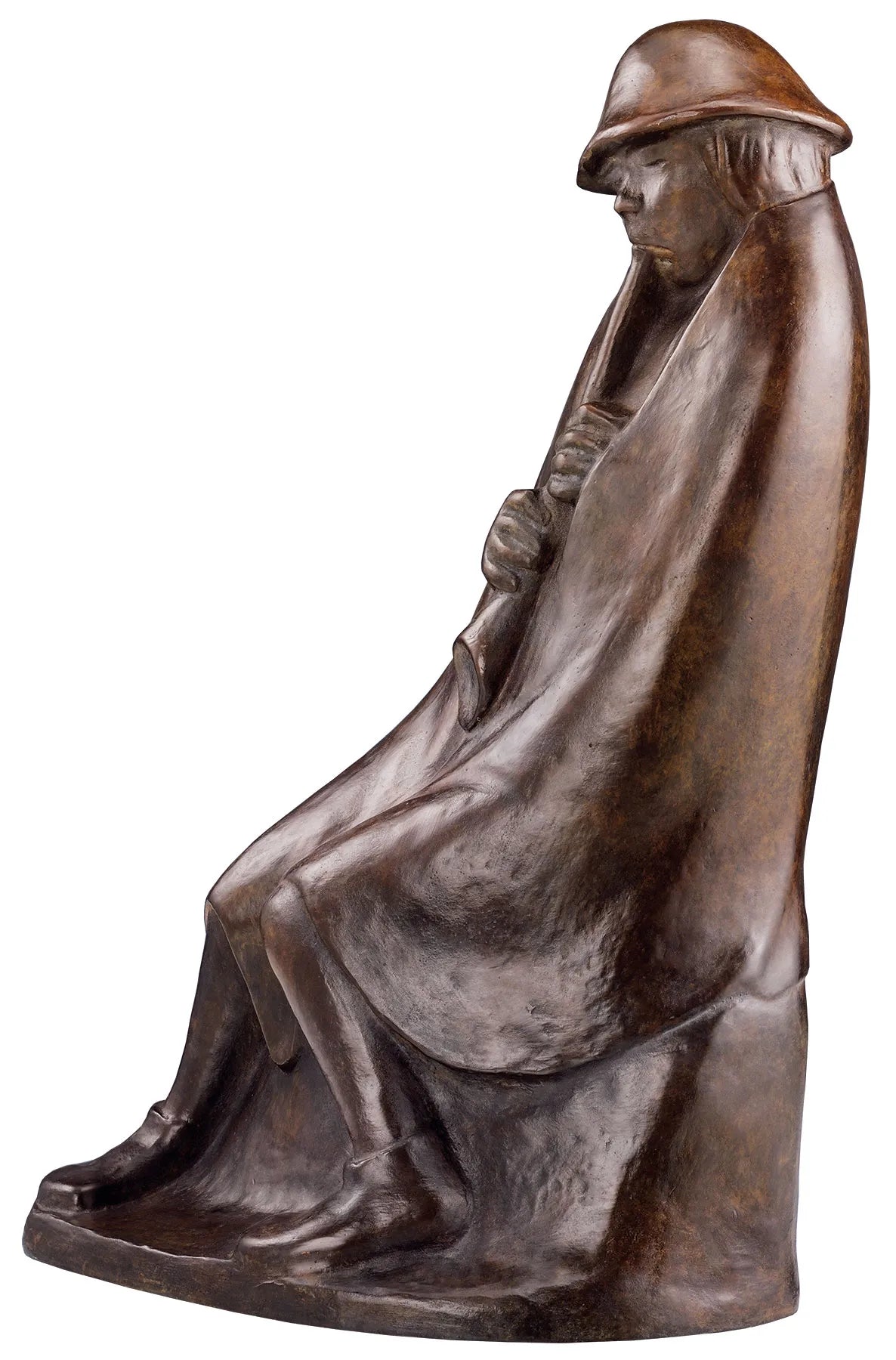 Bronzeskulptur einer sitzenden Figur in einem Mantel, die ein Blasinstrument spielt, mit leicht gesenktem Kopf.