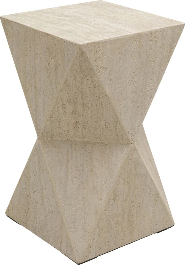 Geometrischer Beistelltisch aus Faserplatte in Form einer Sanduhr und einer strukturierten beigen Oberfläche.