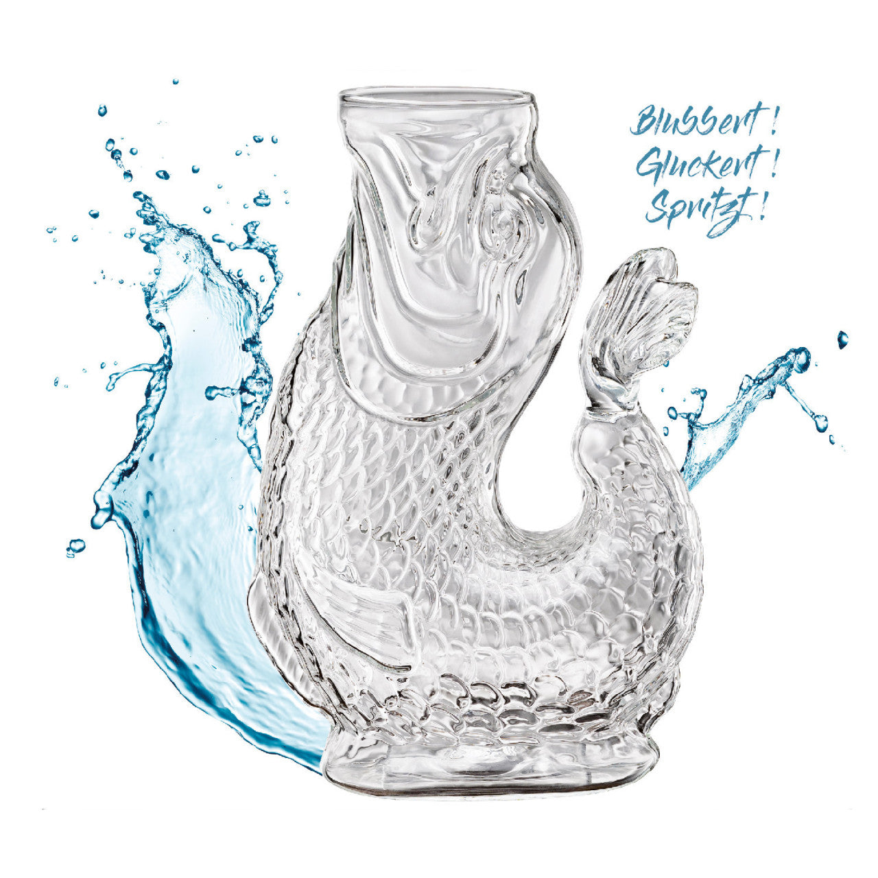 Die Wasserkaraffe NEMO – Transparent ist ein durchsichtiger, fischförmiger Krug aus Glas mit einem Wasserspritzer und dem handgeschriebenen Text „Blubbert! Gluckert! Spritzt!“.