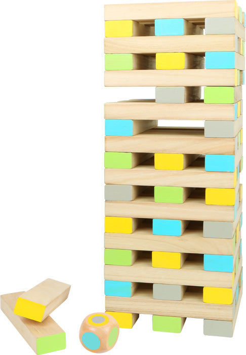 Der Wackelturm XXL „Active“ besteht aus gestapelten Holzklötzen mit gelben, blauen und grünen Enden sowie zwei seitlichen Klötzen und einem Würfel.