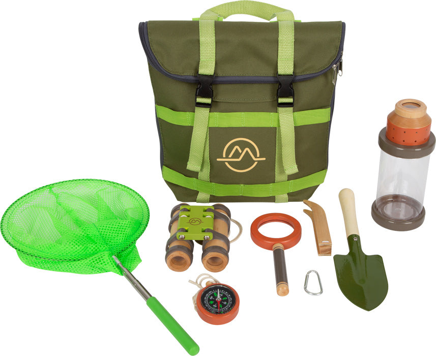 Der Entdeckerrucksack „Discover“ ist ein Outdoor-Abenteuerset für Kinder mit grüner Tasche, Netz, Fernglas, Kompass, Schaufel, Flasche und Werkzeug.