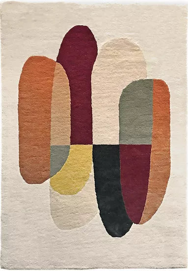 Teppich „Painting“ (230 x 160 cm): Abstrakter Teppich mit überlappenden Ovalen in Rot, Orange, Gelb, Schwarz, Beige und Grün auf cremefarbenem Hintergrund.