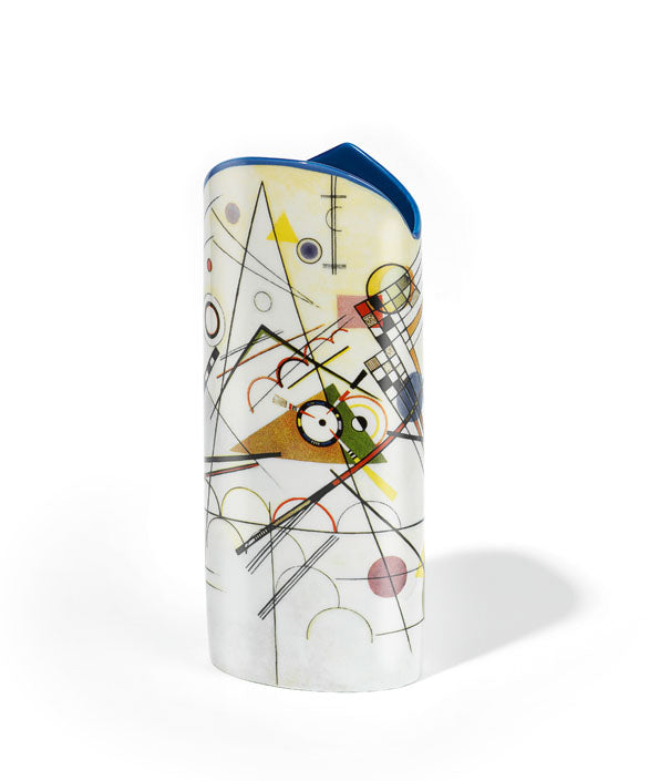 Hohe Keramikvase mit abstrakten geometrischen und farbenfrohen Formen, Linien und Mustern auf weißem Hintergrund.
