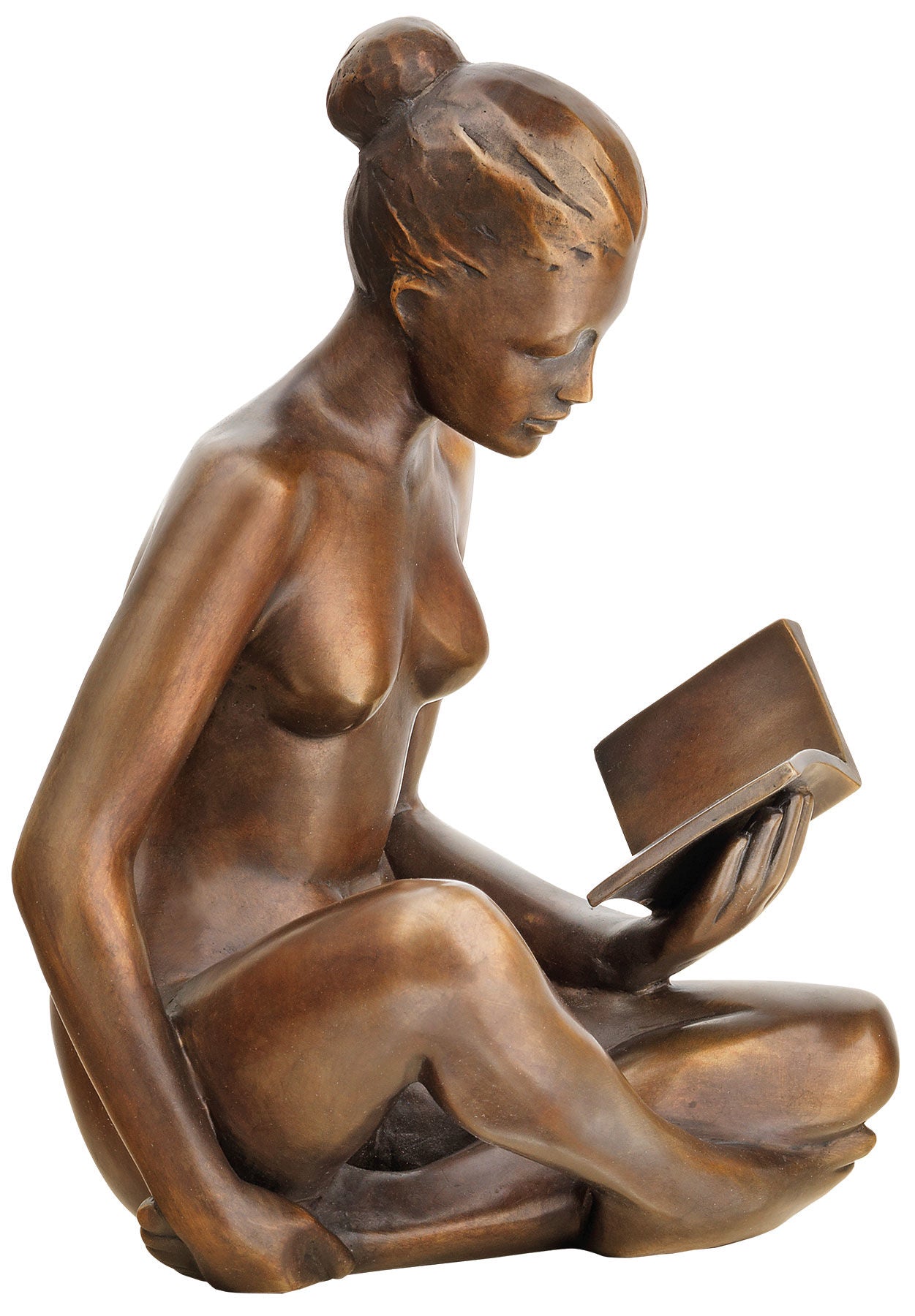 Bronzeskulptur einer sitzenden, ein Buch lesenden Frau mit überkreuzten Beinen und einem Dutt.