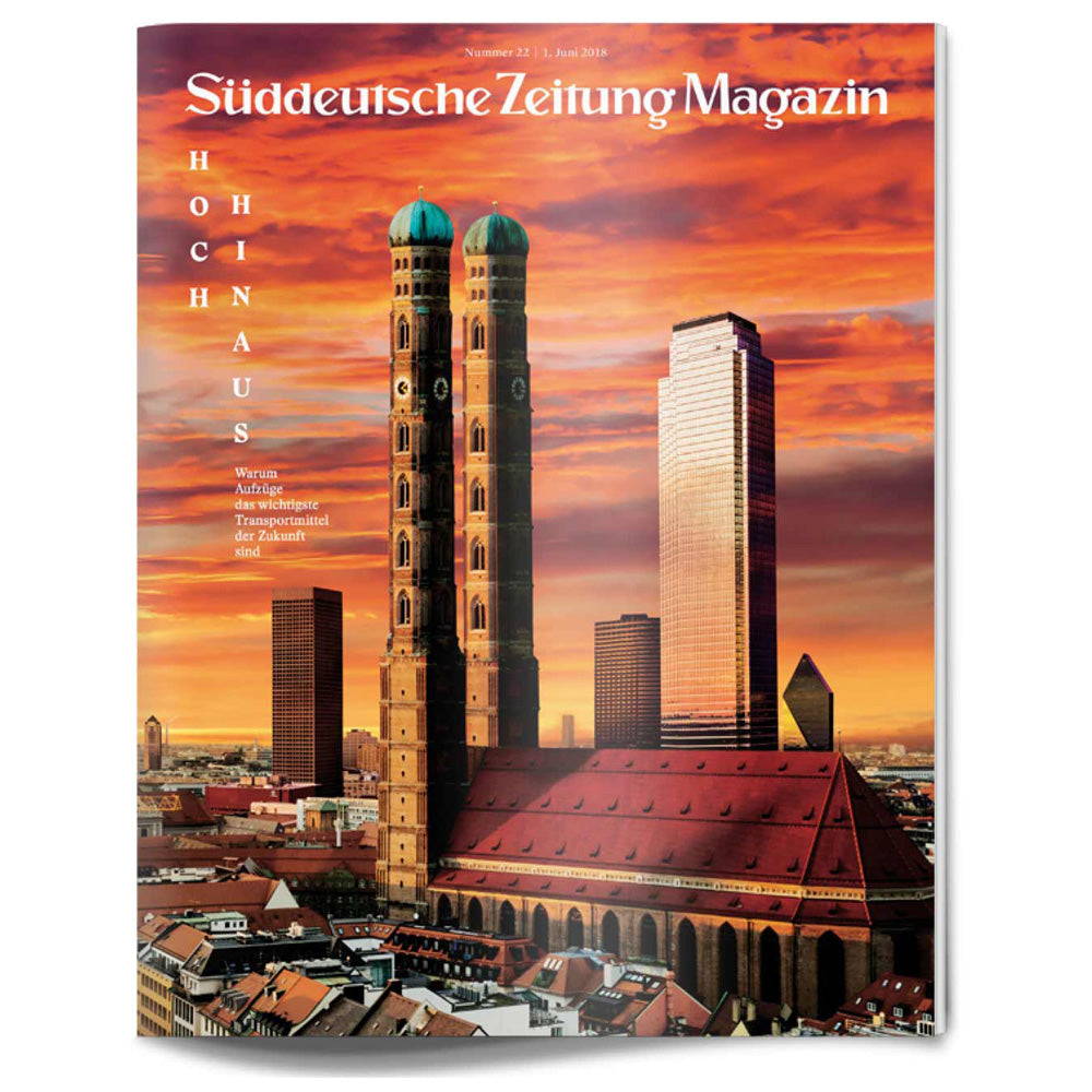 Titelbild des Süddeutsche Zeitung Magazins mit Münchner Skyline und dramatischem orangefarbenem Abendhimmel.