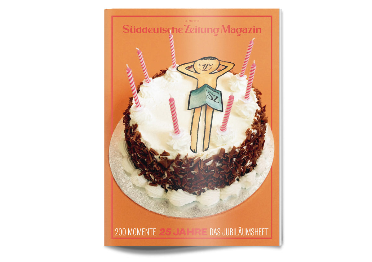 Eine Torte mit Kerzen und einer Cartoon-Figur obenauf, auf dem Cover des Süddeutsche Zeitung Magazins.