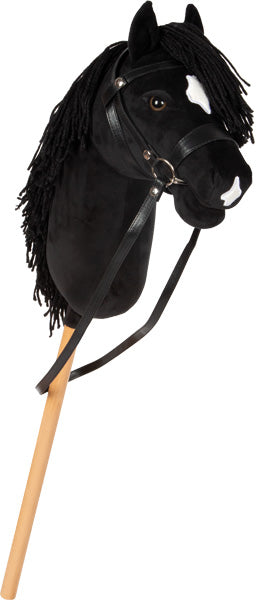 Schwarzes Spielzeug-Steckenpferd mit Holzgriff, schwarzer Mähne, Zaumzeug und weißer Zeichnung im Gesicht.