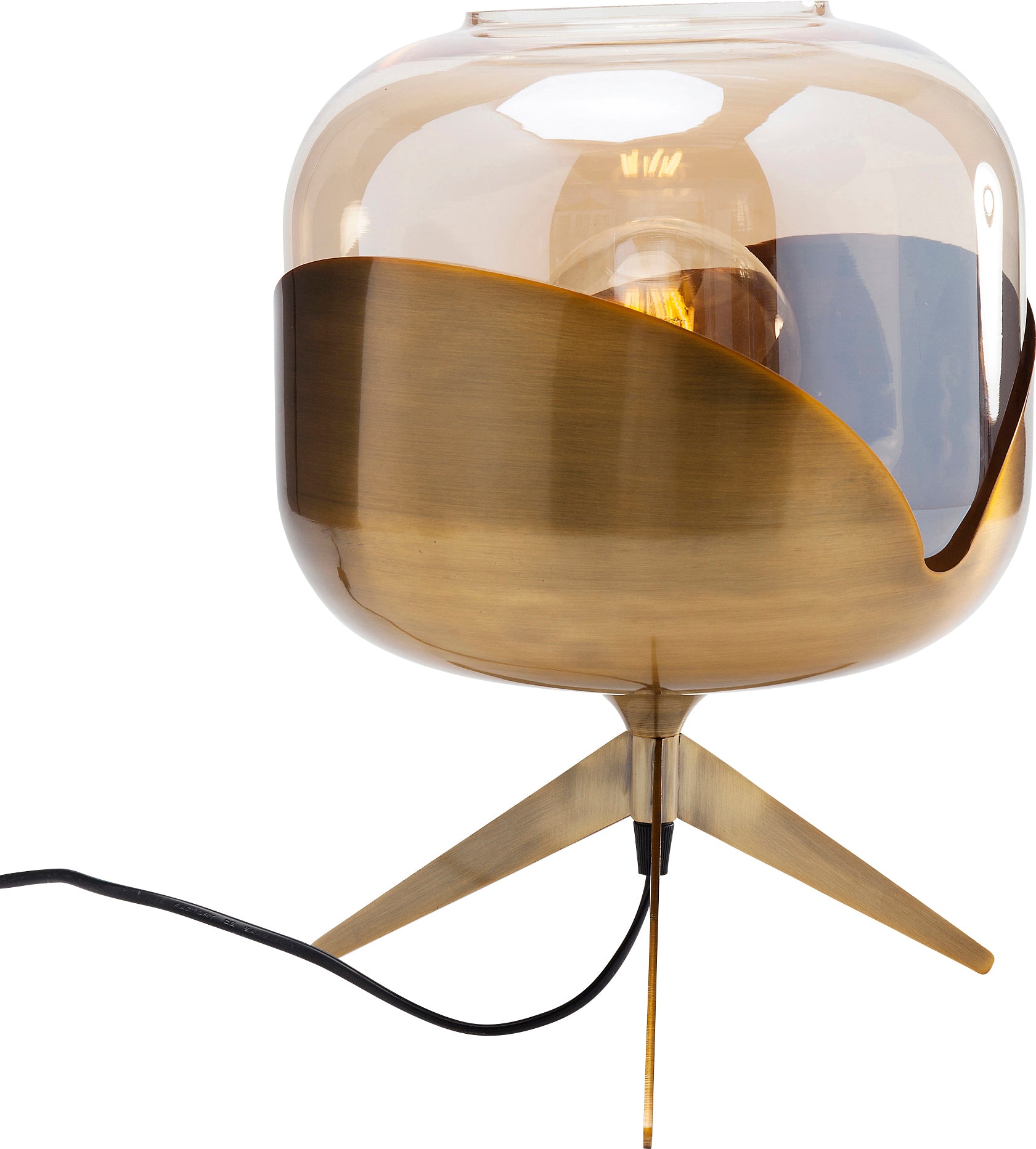 Die Tischleuchte Golden Goblet Ball verfügt über einen runden, transparenten Schirm aus Bernsteinglas, einen Sockel aus Messingmetall mit drei abgewinkelten Beinen, eine freiliegende Glühbirne und ein schwarzes Netzkabel für einen subtilen Retro-Charme.