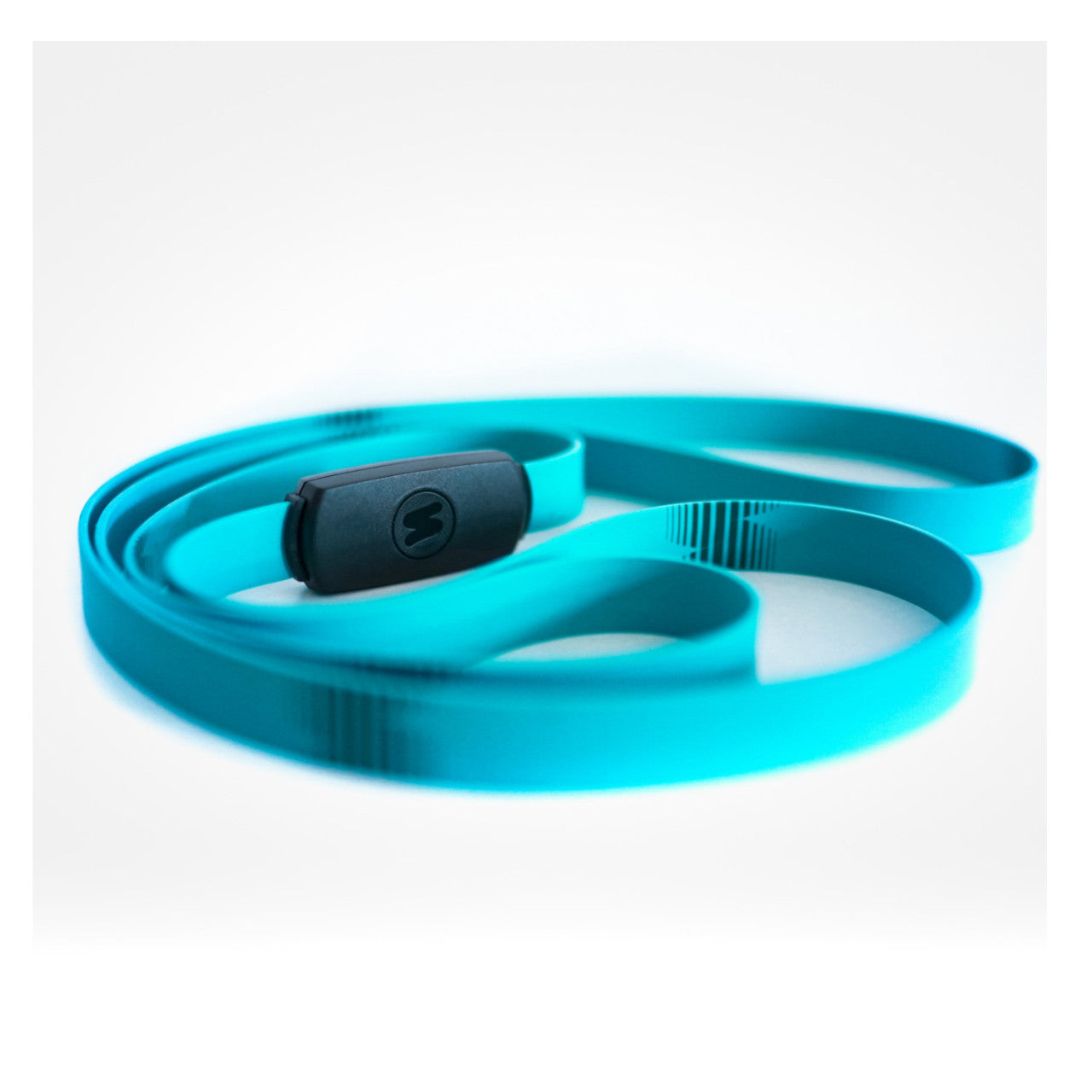 Das Smartes Fitnessband STRAFFR mit App – mittel ist ein gewickeltes türkisfarbenes Widerstandsband mit schwarzem Verschluss auf weißem Hintergrund.