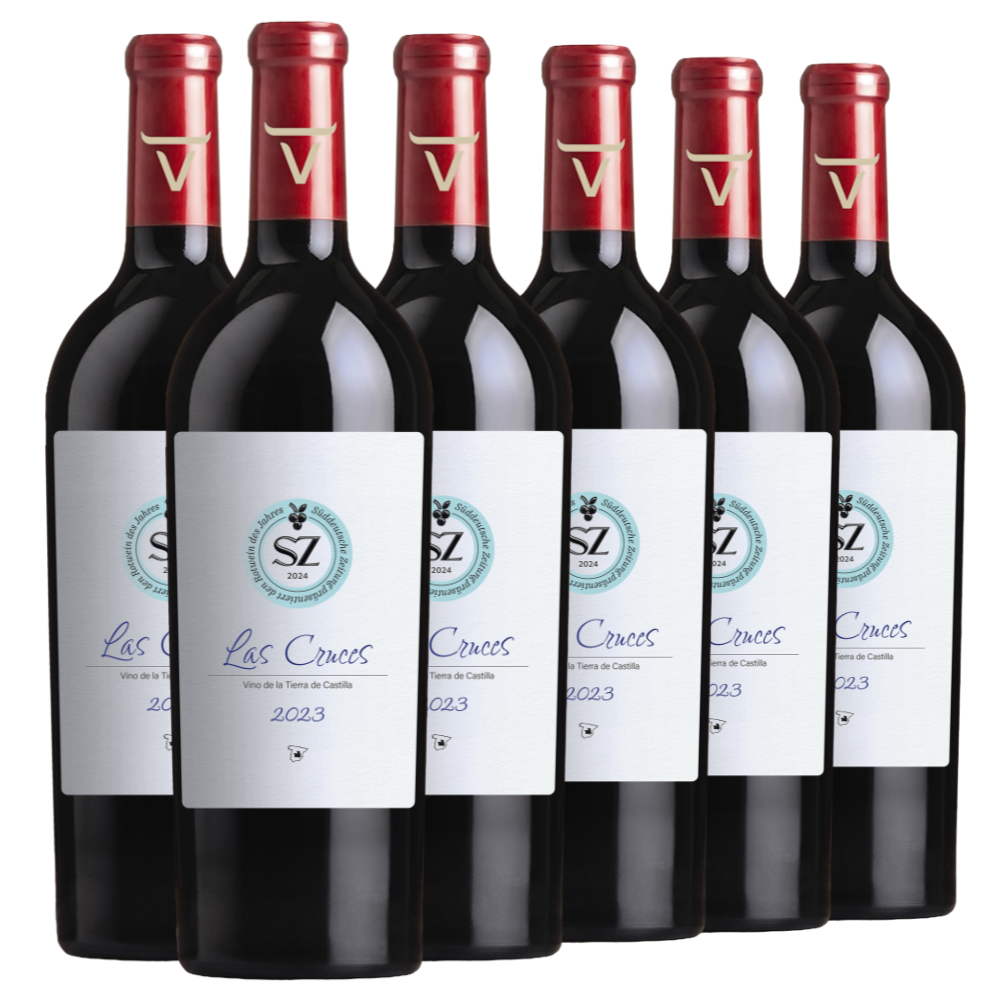 Sechs Flaschen SZ-Rotwein 2024, jeweils mit rotem Verschluss und weißem Etikett mit der Aufschrift Las Cruces 2023.