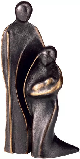 Bronzeskulptur zweier abstrakter Figuren, von denen eine ein Kind hält und einer Familie ähnelt.