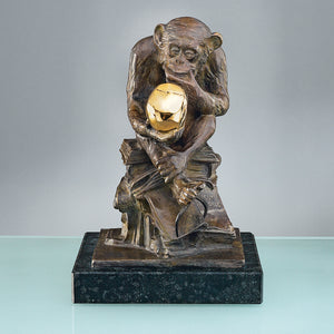 Wolfgang Hugo Rheinhold: Skulptur "Affe mit Schädel", Version in Bronze