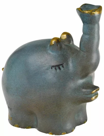 Eine bezaubernde Bronzeskulptur „Ottifant – in Love – Jubiläums-Edition“ von Otto Waalkes mit liebevollen Details in einer limitierten Jubiläumsausgabe.