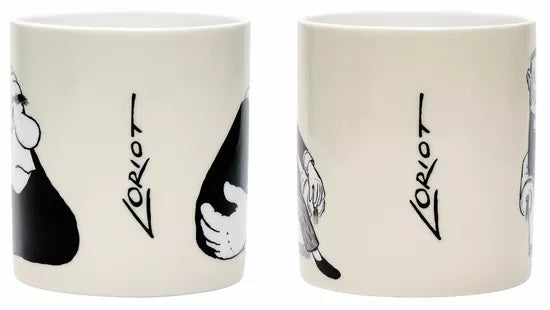2er-Set Porzellanbecher mit Künstlermotiven „Der Denker“ & „Herr im Sessel“, jeweils mit schwarzer Cartoon-Illustration und dem Wort Loriot senkrecht auf weiß.