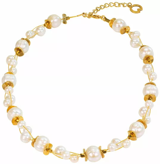 Petra Waszak: Collier „Hawaii“ – eine mit weißen Perlen und Goldperlen verzierte Goldkette mit verstellbarem Verschluss.