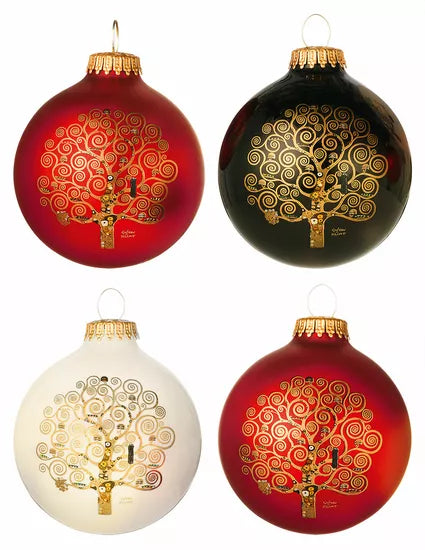 Dieses Set enthält vier Weihnachtsornamente aus Glas, die von Gustav Klimts „Lebensbaum“ inspiriert sind und in den Farben Rot, Schwarz und Weiß mit eleganten Golddesigns erhältlich sind.