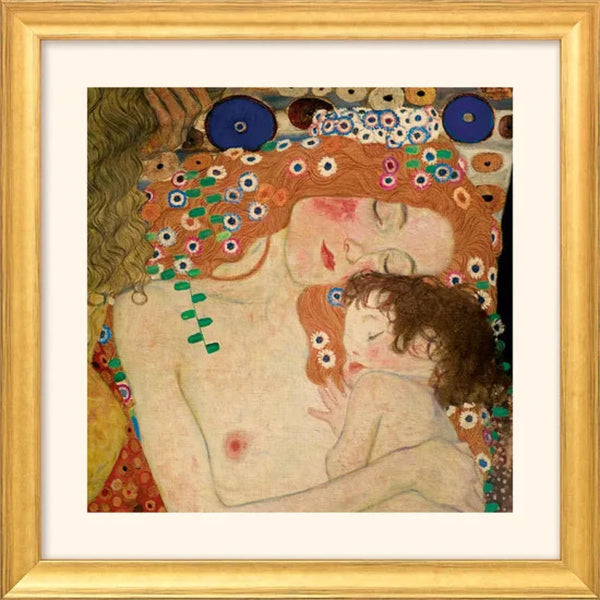 Eine Mutter mit rotem Haar umarmt ihr Kind, beide mit geschlossenen Augen, in einem kunstvollen, bunt gemusterten Stil.