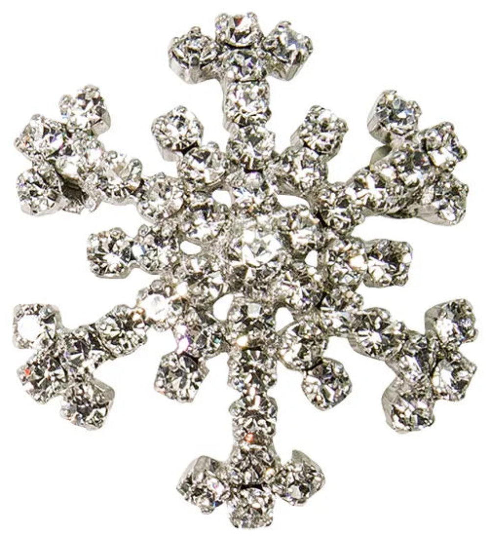 Eine funkelnde, mit Juwelen besetzte Schneeflocken-Brosche mit klaren Strasssteinen, die in komplizierten Mustern angeordnet sind.