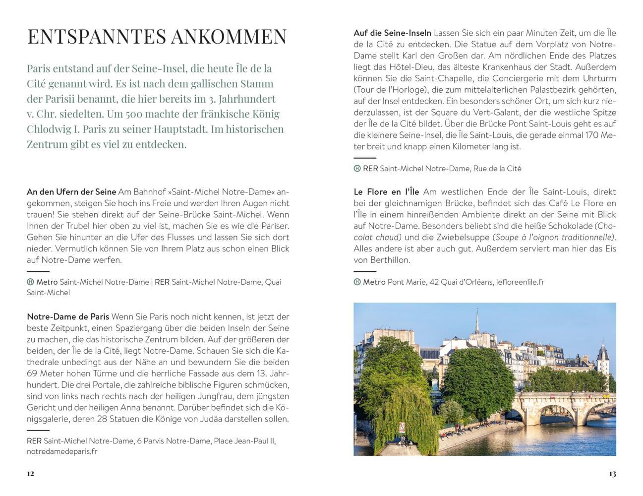 Eine Steinbrücke überquert die Seine in Paris mit Bäumen und historischen Gebäuden im Hintergrund.