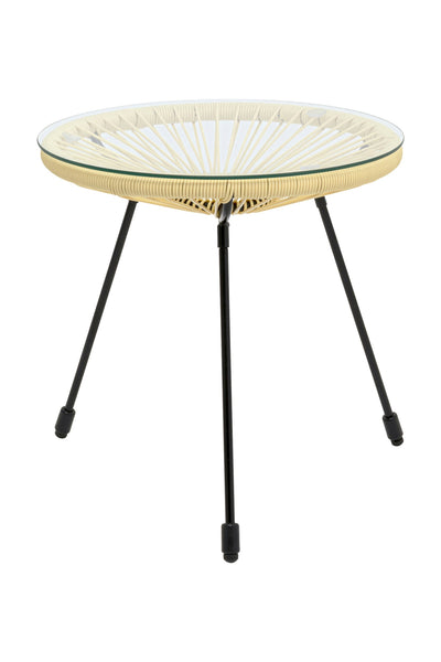 Runder Beistelltisch mit Glasplatte, geflochtener beiger Rattankante und drei schwarzen Metallbeinen.