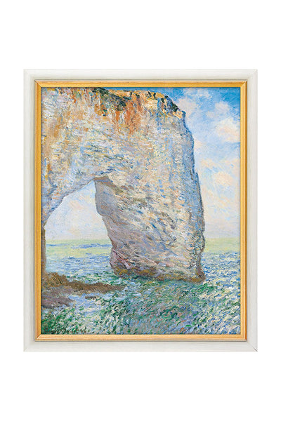 Das gerahmte Gemälde zeigt einen aus dem Meer aufsteigenden Felsenbogen an der Küste bei teilweise bewölktem Himmel im impressionistischen Stil.