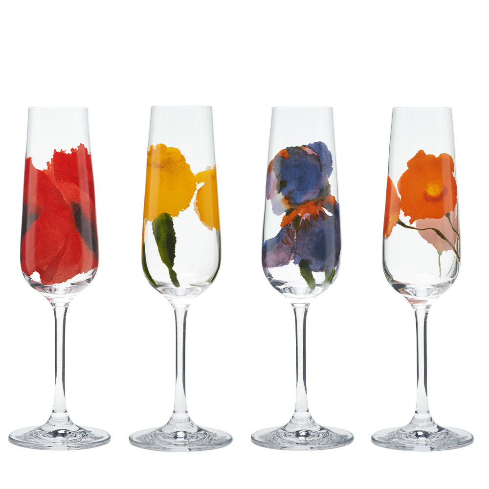 Das 4-teilige Sektgläser-Set „Sommerblumen“ von Emil Nolde besteht aus vier Sektgläsern, jedes handbemalt mit lebendigen Blumenmustern in Rot, Gelb, Lila und Orange.