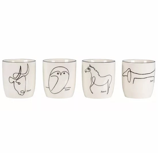 Set aus vier Porzellantassen „Animaux“ von Pablo Picasso mit kunstvollen Motiven von Stier, Eule, Pferd und Dackel.