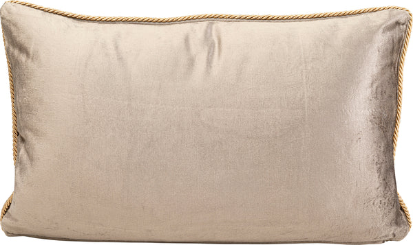 Beigefarbenes Samtkissen mit glänzender goldener Kordel an den Rändern, abgebildet auf weißem Hintergrund.
