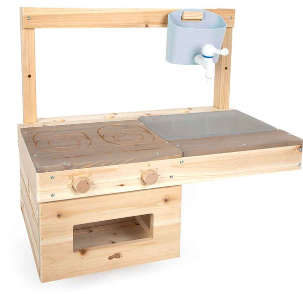 Eine hölzerne Spielküche mit zwei Herdplatten, einem Ofen, einer Metallspüle und einem darüber angebrachten blauen Plastikhahn.