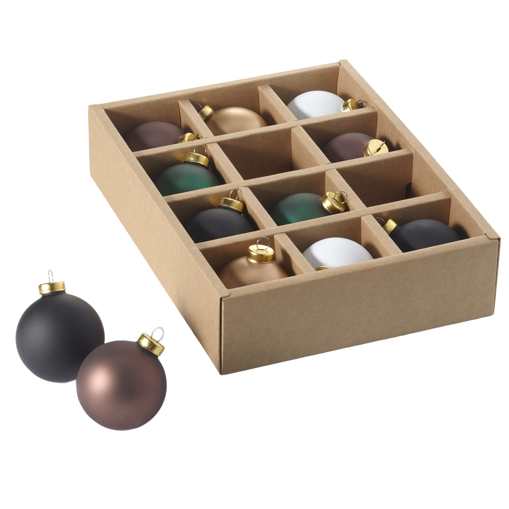 12 hochwertige Weihnachtskugeln in matten Farbtönen wie Schwarz, Weiß, Dunkelgrün, Kupfer und Bronze für eine moderne Weihnachtsästhetik.