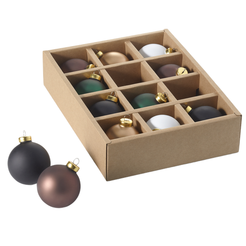 12 hochwertige Weihnachtskugeln in matten Farbtönen wie Schwarz, Weiß, Dunkelgrün, Kupfer und Bronze für eine moderne Weihnachtsästhetik.