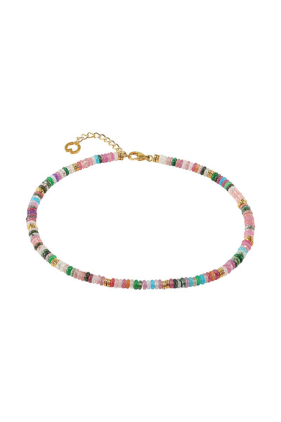Eine dünne Halskette aus kleinen, bunten Perlen mit goldenem Verschluss und verstellbarer Kette.