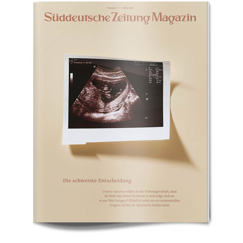 Die Titelseite des Süddeutsche Zeitung Magazins zeigt ein Ultraschallbild mit einem deutschen Text über Schwangerschaft und Entscheidungsfindung.