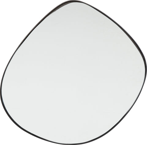 Asymmetrischer, eiförmiger Wandspiegel mit dünnem schwarzen Rahmen auf weißem Hintergrund.