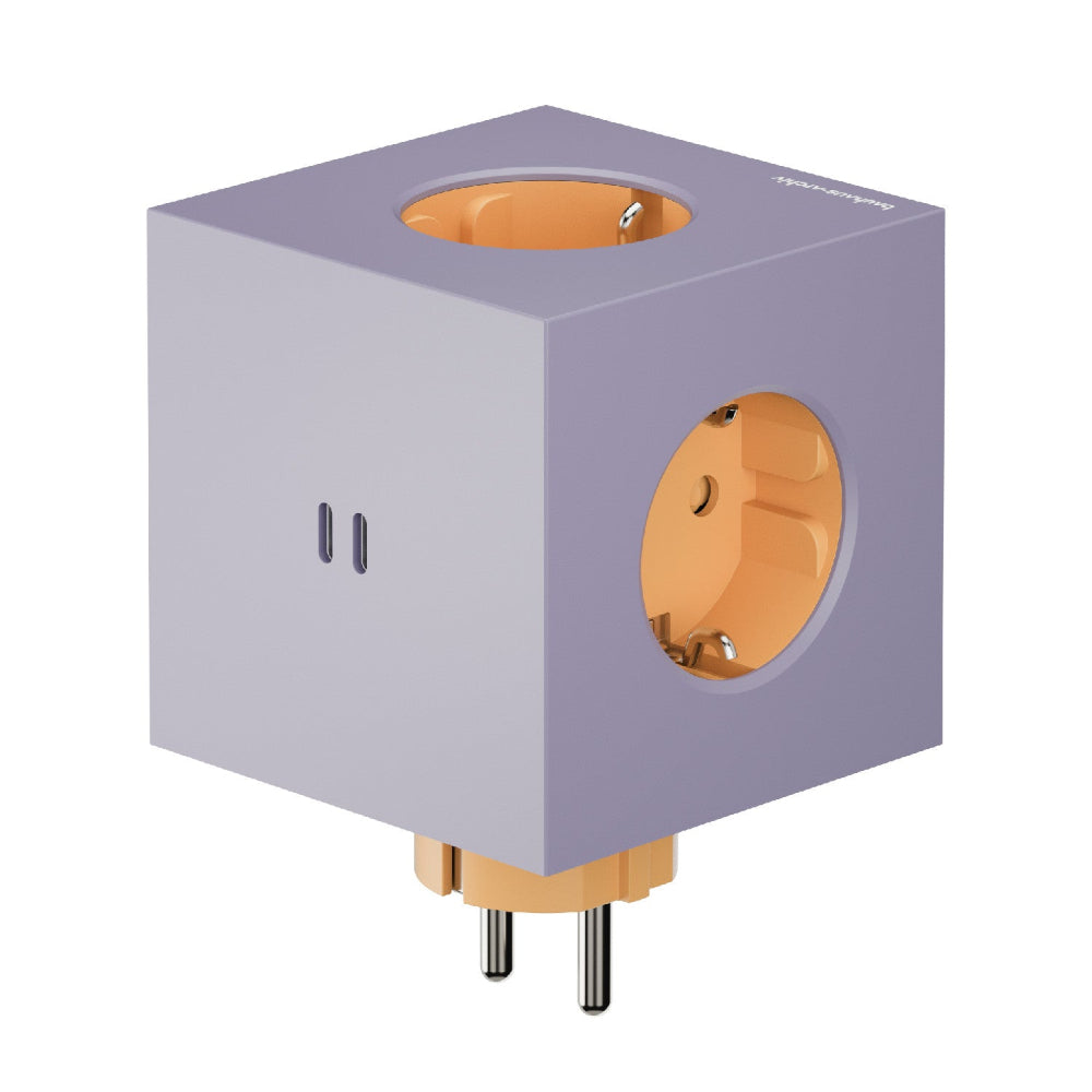 Ein würfelförmiger, zweifarbiger elektrischer Adapter mit mehreren runden Steckdosen und zwei Zinken, der die Steckermöglichkeiten in einer kompakten Form erweitert.