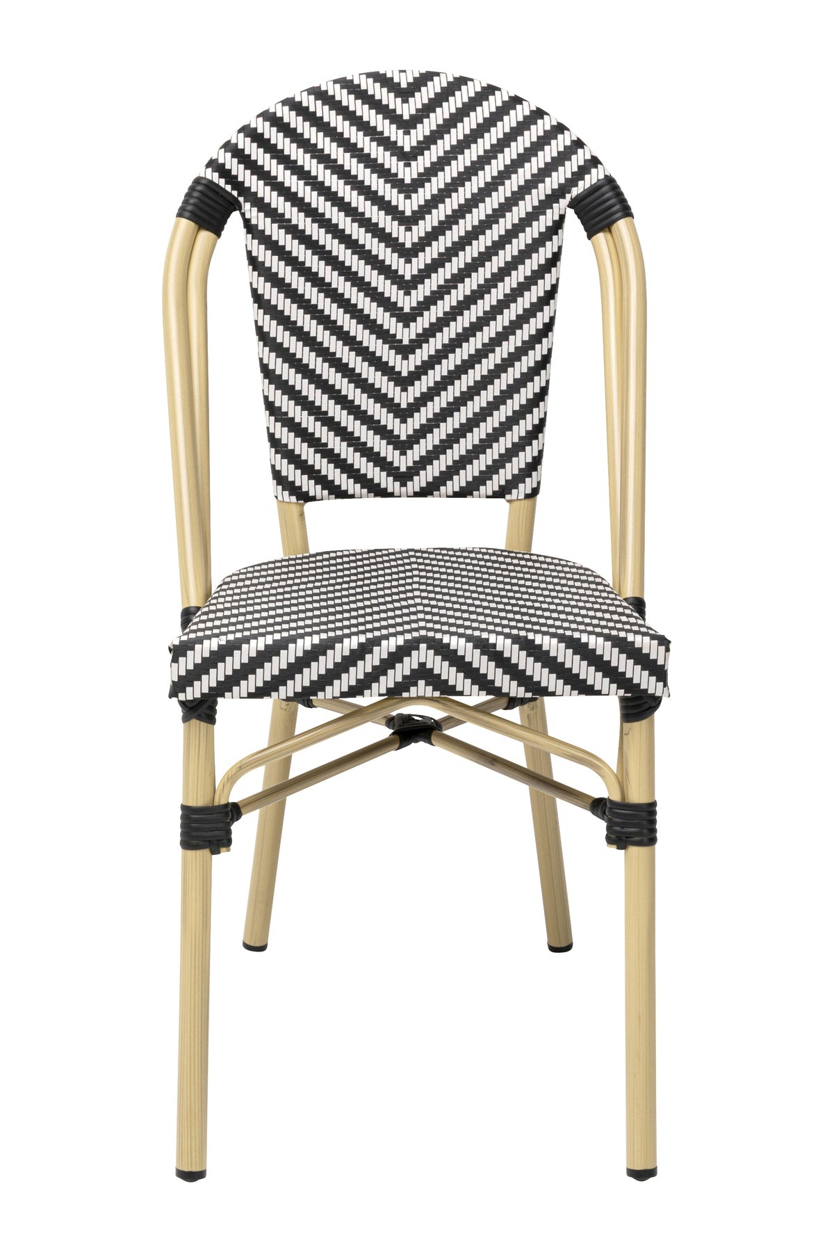 Ein Stuhl im Bistro-Stil mit einem gewebten schwarz-weißen Chevron-Muster auf Sitz und Rückenlehne und hellen, bambusartigen Beinen und Rahmen.