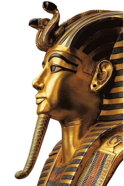Seitenansicht der goldenen Totenmaske des altägyptischen Pharaos Tutanchamun mit aufwändigen Details und einem gestreiften Nemes-Kopfschmuck mit einer Kobra und einem Geier.