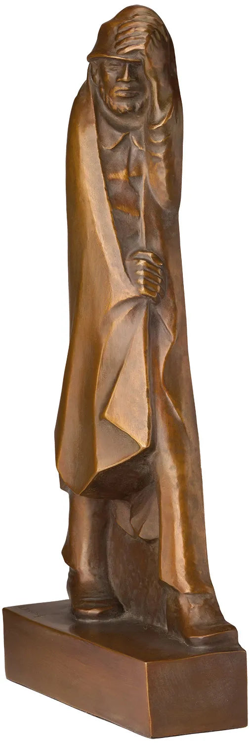 Bronzeskulptur einer verhüllten Figur, die auf einem rechteckigen Sockel steht und eine Hand auf der Stirn hat.