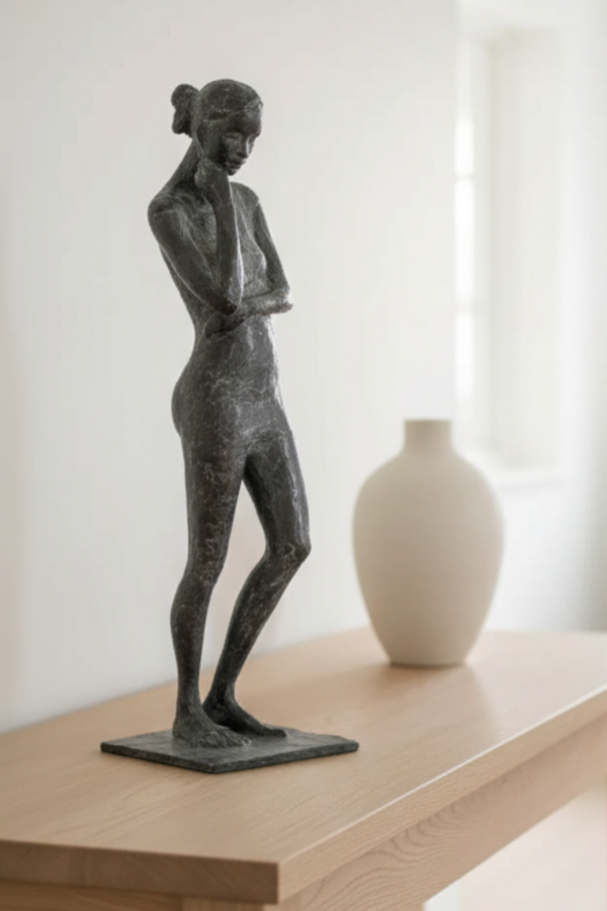 Valerie Otte: Skulptur "Besinnung", Bronze